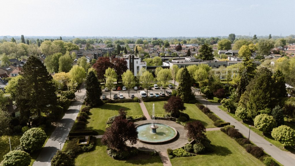 Zorg-wooncentrum den Bouw